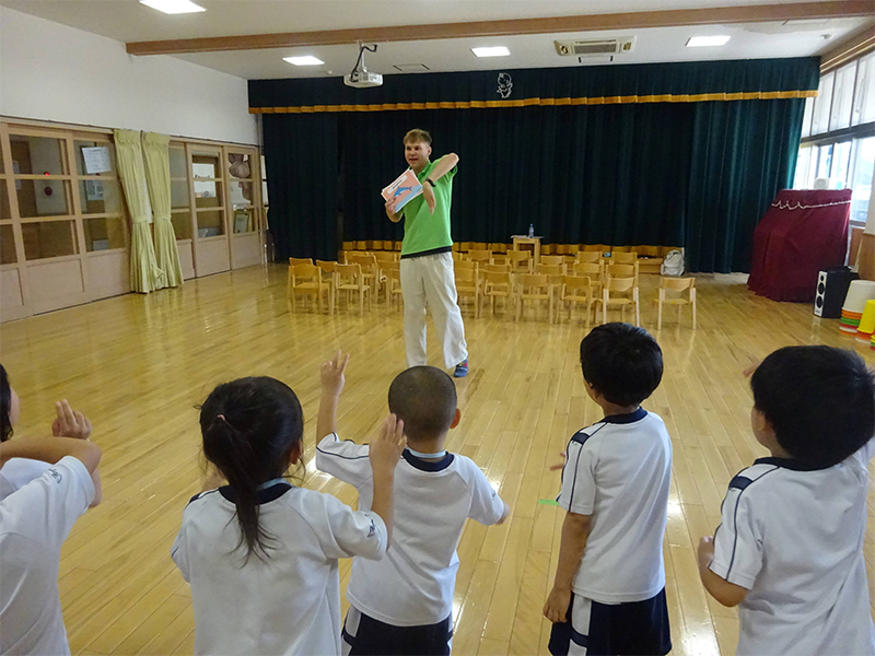 〇才児　英語のレッスン